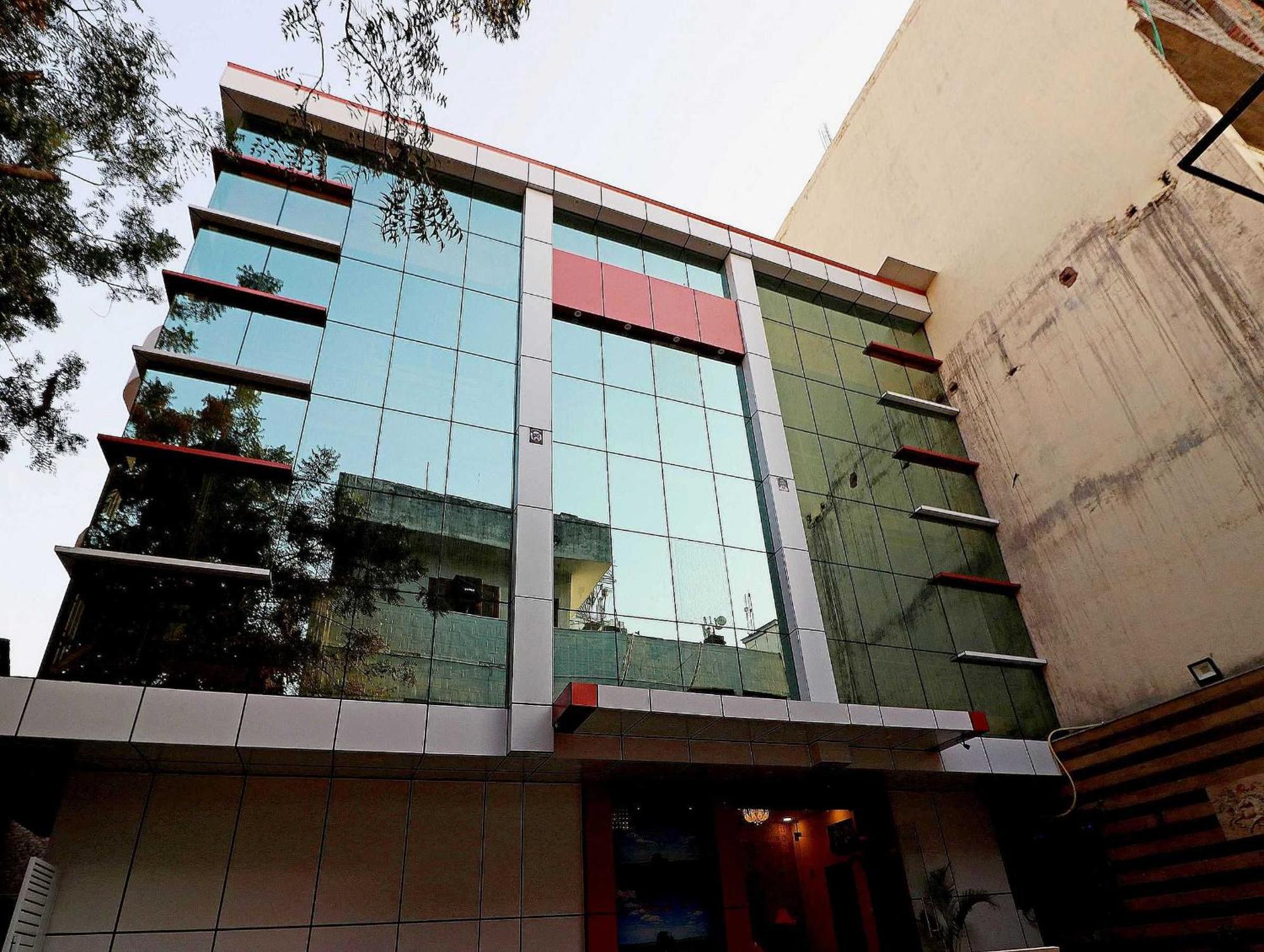 Hotel O Cloud Új-Delhi Kültér fotó