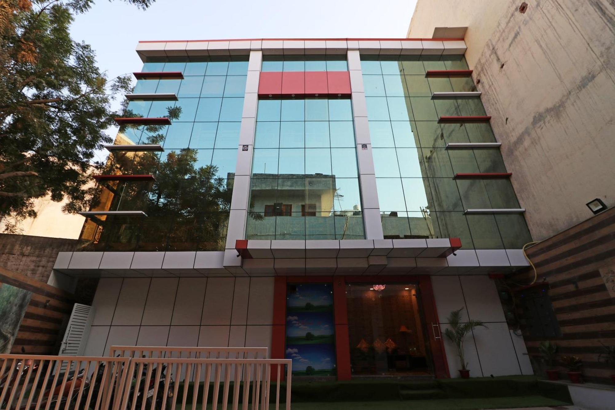 Hotel O Cloud Új-Delhi Kültér fotó